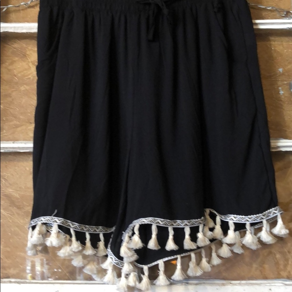 Shorts with fringes